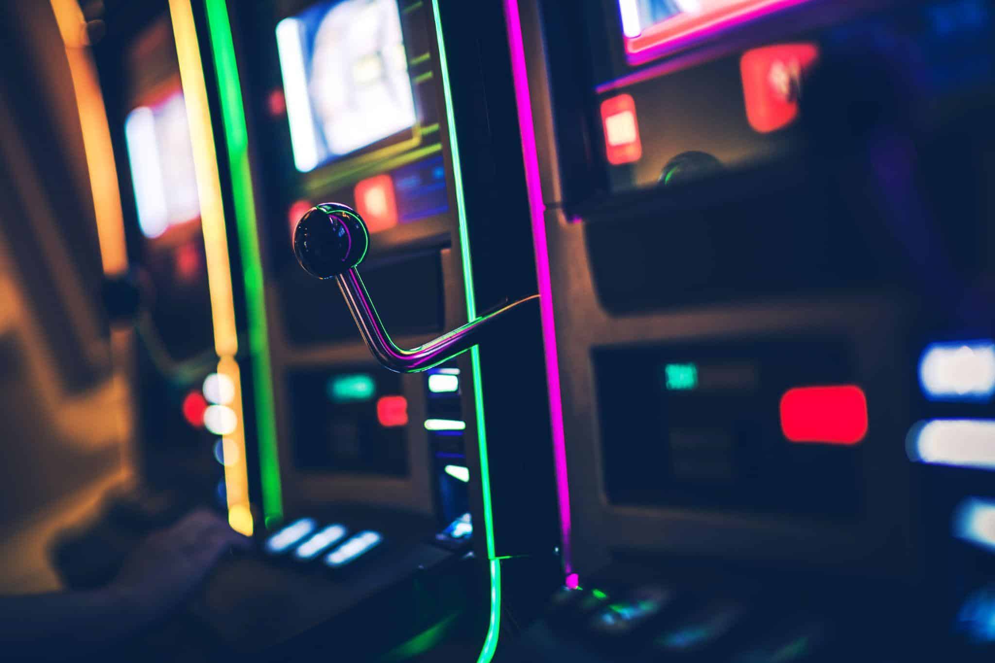 Från tre hjul till tusentals vinstvägar: så blev spelautomaten ett tv-spel